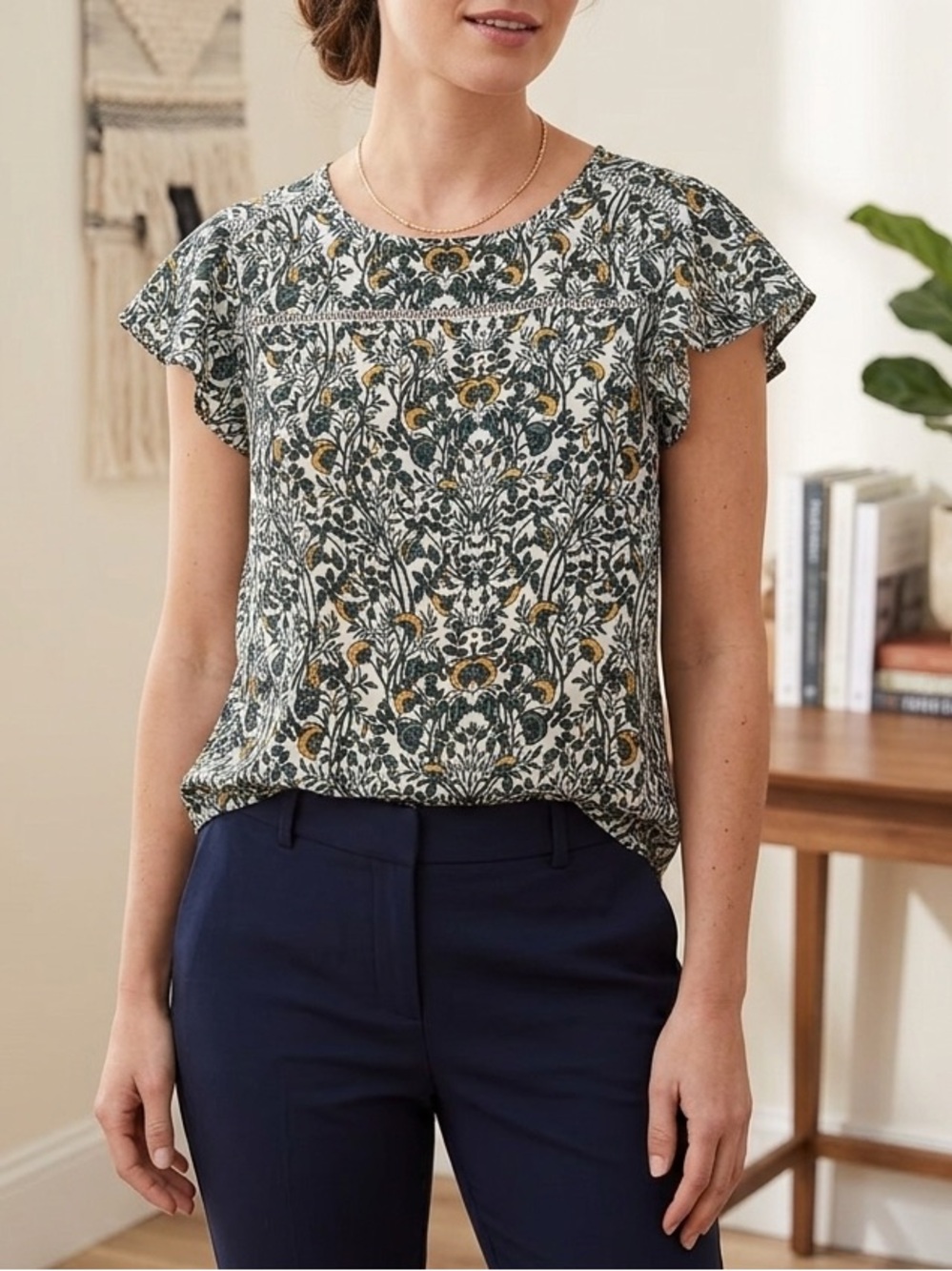 ✨ BANANA REPUBLIC Botanical Blouse Flutter Sleeve Lace Trim Top XS Petite $10🌿❤️